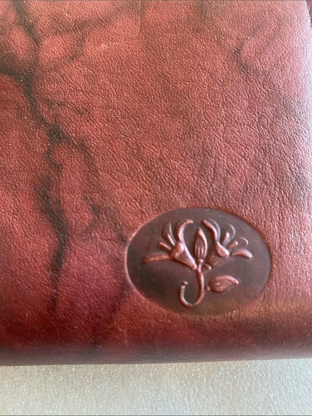 Buxton Heiress Burgandy Wallet Cowhide.